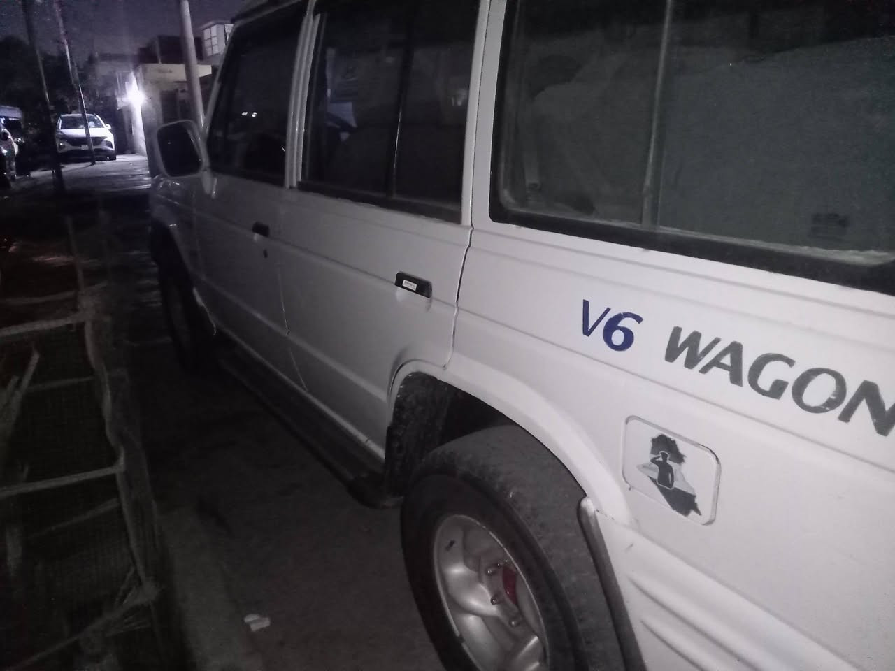 السلام عليكم كالوبر قنبوره للبيع
موديل 2000 مكينه بلاديه كير عادي
السياره بلاديه حلوه الداخل الفيني
الجام كهربائي أحله من الصور
الرقم شمالي بسمي تحويل ثاني يوم 
السعر 40 وبيهه مجال 
العنوان بغداد مدينه الصدر 
الانتصال والاستفسار عله الرقم ***********
