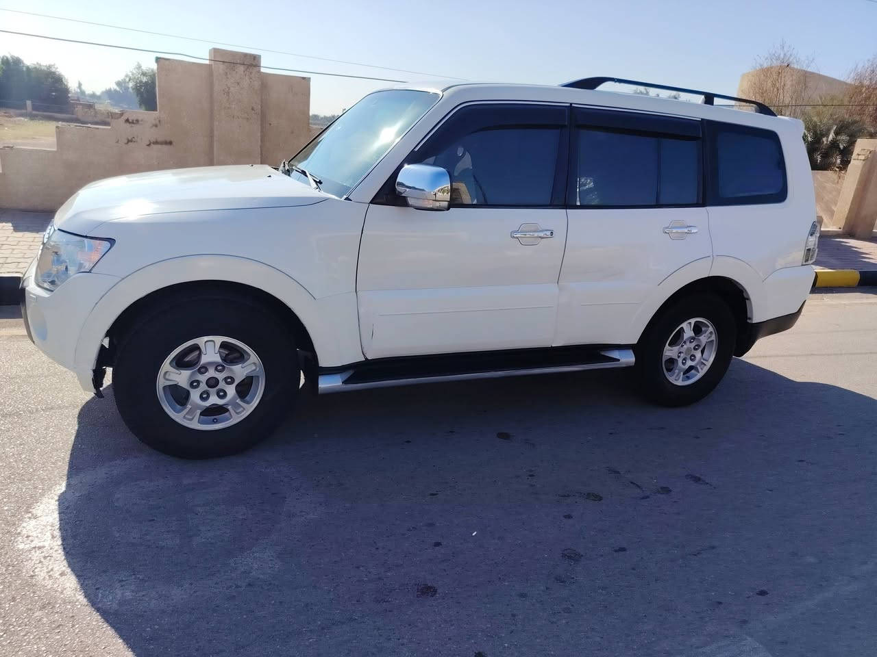 السلام عليكم باجيرو 2008 للبيع بغداد بأسمي جاهزة مجهزة كل نقص مابيهة بيهة صبغ 3قطع مالايحه الدواخل مكان السيارة كوت مركز مدينة رقم *********** غير متواجد ع الفيس رقم ***********
