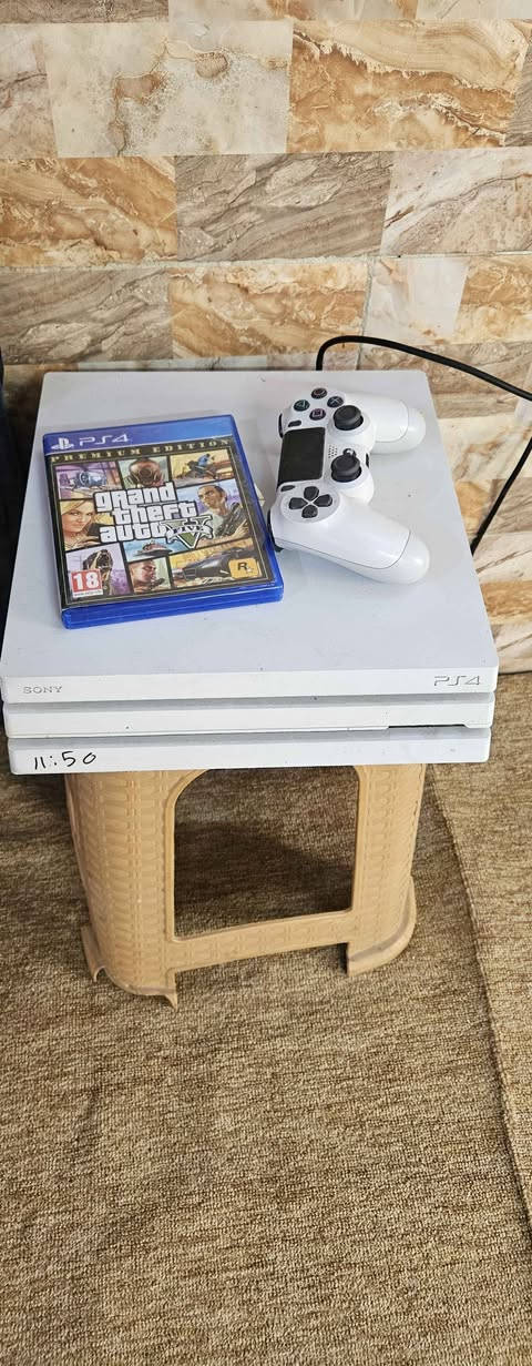 بلي4 ابيض 1تيرة يعني الف كيكة نضيف نضافة اخو الجديد بي حساب والحساب بي لعبتين لو ٣ مشتريهن منهن سيكيرو مشتريه ب ٣٠ دولار والحساب بي ١٢ دولار تقريبا ومشترك بي اشتراك شهري يوم ٢ بسنه الجديدة ينتهي والاعاب نفس ما موضح بصور ويا قرص جي تي اي 5 ويا هم يدة وحدة اصلية السعر 350 الف النجف, العراق


**إذا كنت صاحب هذا الإعلان وتريد حذفه لأي سبب، رجاءا أرسل رسالة إلى الدعم الفني**