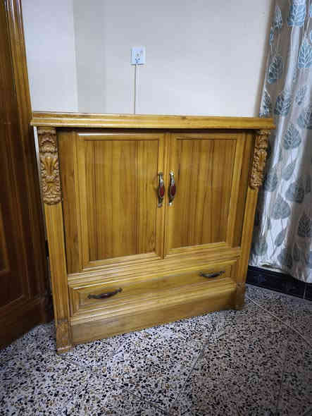 السلام عليكم غرفه صاج اخشاب عراقي
جديده لوك السعر 2مليون وبها مجال 
الرقم ***********  تكريت الشهامه
