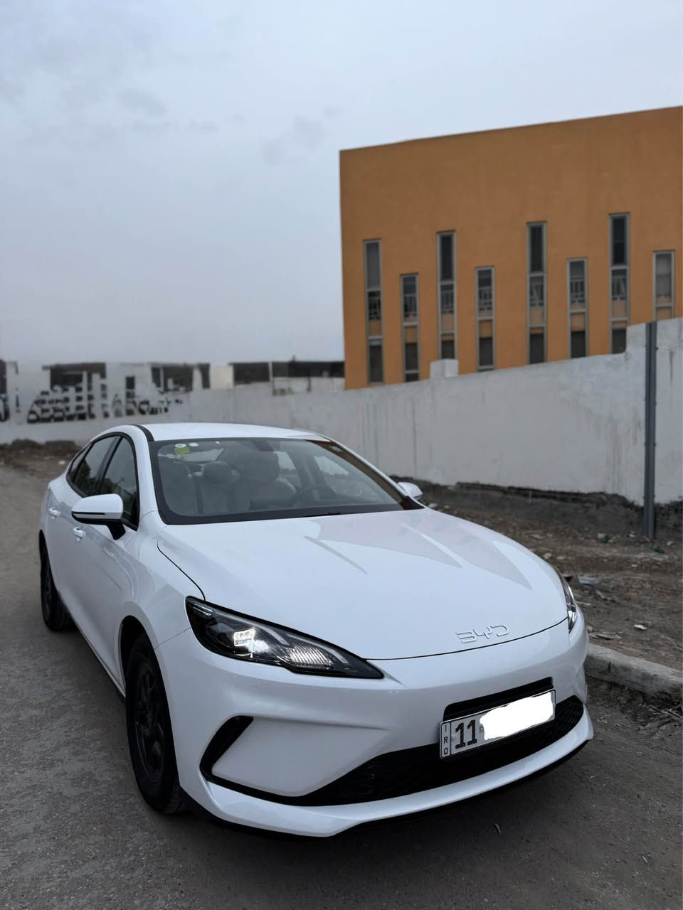 سلام عليكم
للبيع byd سيل 5 بحالة الزيرو 
رقم بغداد بأسمي تحويل مباشر 
داخل ابيض. 
جميع ملحقات كارت + بصمة+شاحنة اصلية+ارضيات+ فوم+ ماسحات كلشي كامل
عداد المسافة ٨٠٠ كيلو على الكهرباء والاجمالي ١٩٠٠كيلومتر

السعر 130$ 
العنوان بغداد الدورة شارع ٦٠ 
الاتصال على الرقم 
 *********** يوجد واتساب بغداد, العراق
