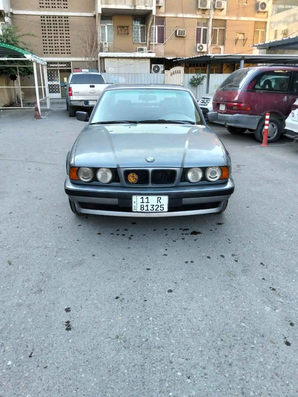 بي ام 525 BMW مسكر 
‎سيارة بلادية
‎ماشية 149 الف حقيقي
‎مكينه وكير بحالة ممتازة
‎تبريد ثلج بالصيف
‎مروحة كهربائية ومروحتها القديمه موجودة
‎دمام خلفي
‎تخم تاير جديد
‎ادامة كاملة
‎كل كهربائياتها شغالة
‎بردة خلفية كهرباء
‎بردات ابواب خلفيه اصلية
‎مري كهرباء
‎كشنات كهرباء وخزن ميموري
‎تلفونها البلادي مع البدالة
‎شاشة وكامرة خلفية دوارة
‎رقمها بغداد الاوربي الجديد وبأسمي تحويل ثاني يوم
‎مكان السيارة بغداد زيونة
‎السعر 95 ورقة
‎للتواصل ع الرقم *********** يحتوي واتس اب
‎وغير متواجد ع الفيس بوك بغداد, العراق
