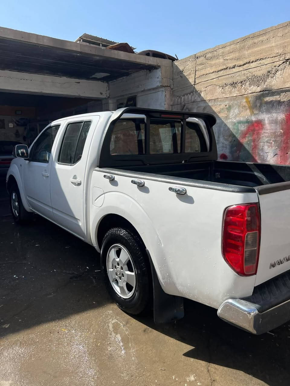 للبيع نافارا موديل 2009 🚗
صبغ شبر بالباب الخلفي (جهة النفر).
المحرك معمّر كامل.
التبريد شغال بالكامل.
تخم تايرات جديد.
السيارة جاهزة .
📍العنوان: الموصل - الجانب الأيمن.
💰السعر: 100$
📞 للتواصل: ***********
