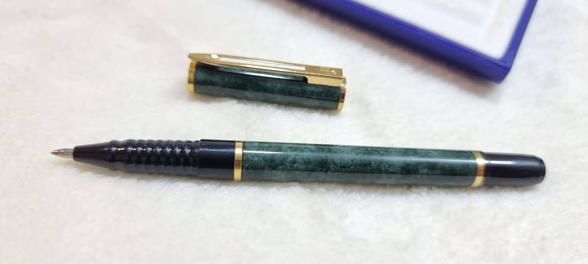 السلام عليكم  قلم سوفت فرنسي اصلي  ما مستخدم  سعر  ٦٥ الف


**إذا كنت صاحب هذا الإعلان وتريد حذفه لأي سبب، رجاءا أرسل رسالة إلى الدعم الفني**