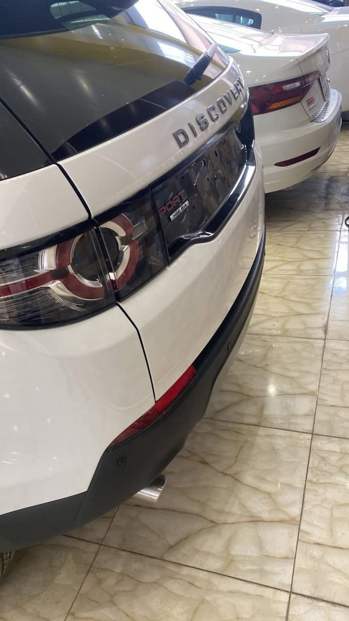 لاند روڤر دسكفري 

الموديل: 2019

اللون : أبيض

لون الداخل : أسود

المواصفات: فول مواصفات 1/1

ويل كب / جلد اسود / شاشه كبيرة / تحكم ستيرن / بانوراما / تحديد مسار/ اوتو بايلوت / كير ماوس / رادار / اشاير بالمري / 

حادث موضح بالصور انصبغ بيها جاملغ خلفي يسار وقبق جنطه 

التواصل على *********** 

للبيع او المراوس 

السعر 165 ورقه
