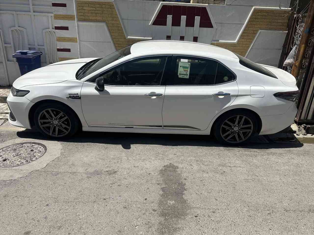 السلام عليكم
تيوتا كامري 2024  LE هايبرت 
ياباني ماشية 69000 الف 
رقم بغداد
$190 وبيهة مجال 
بغداد ***********
