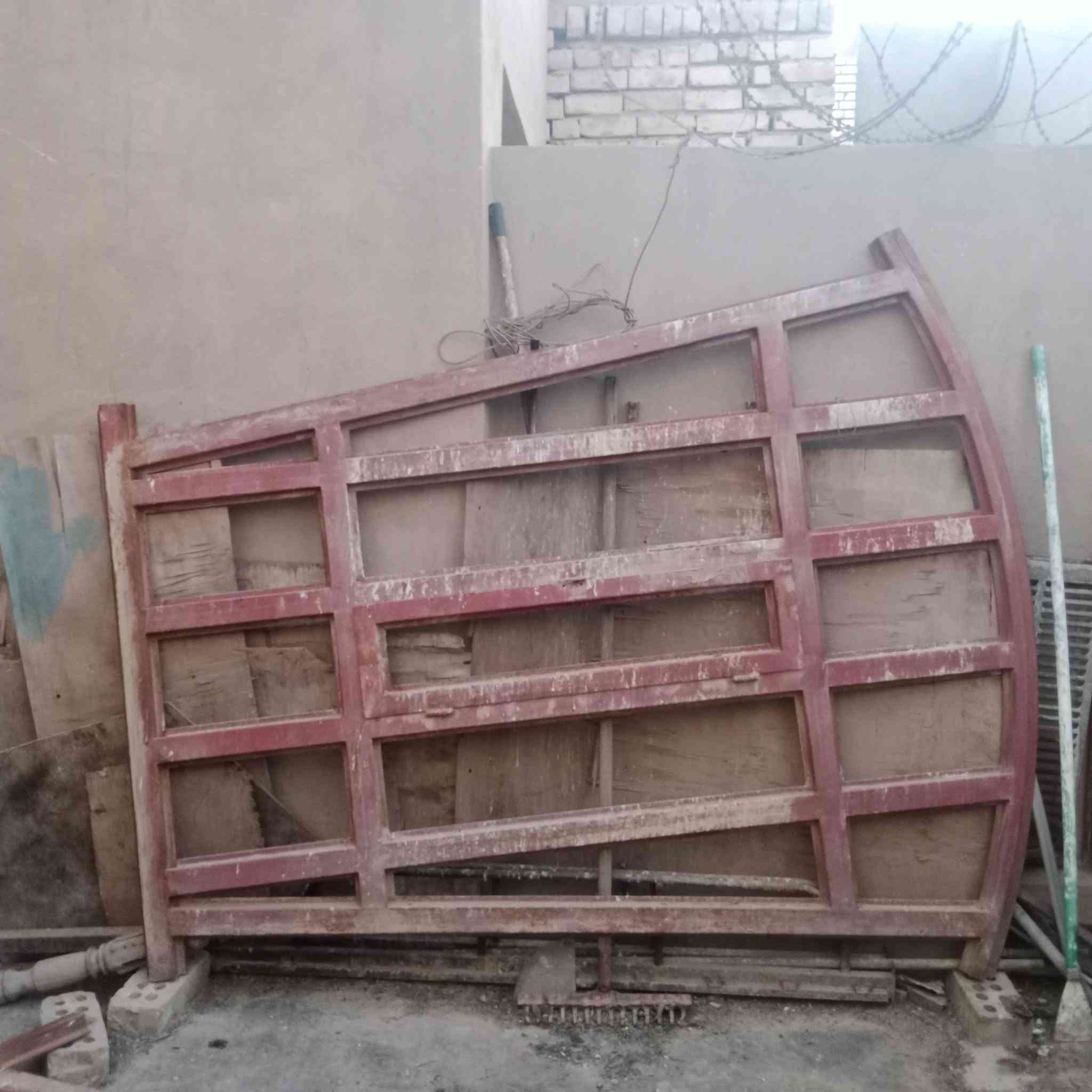 السلام وعليكم هاي شبابيك تصميم خاص للبيع الشباك الاول الكبير الطول 220 سانتيم والعرض 148 سانتيم الشباك الثاني الطول 200والعرض 140. للبيع


**إذا كنت صاحب هذا الإعلان وتريد حذفه لأي سبب، رجاءا أرسل رسالة إلى الدعم الفني**