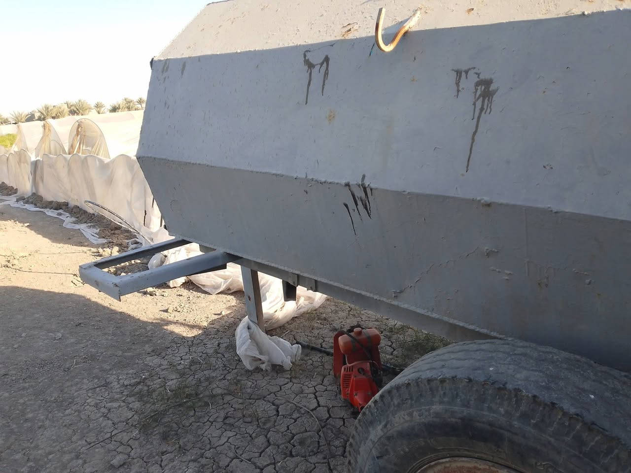 السلام عليكم مقطوره للبيع سعة 3000 السعر 950 وبيها مجال
الاتصال ***********
