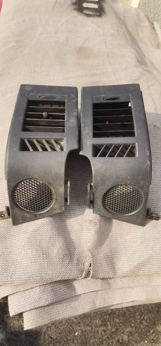 سلام وعليكم مجموعة غراض نترو للبيع مستخدم مناسبات
داينمو يحتاج بولبرن شغال
خخوطوم راس روط اصلي كندي زوج
دكت تبريد دشبول زوج
EGRمحرك3.7 
مناسبات للاستفسار ***********
