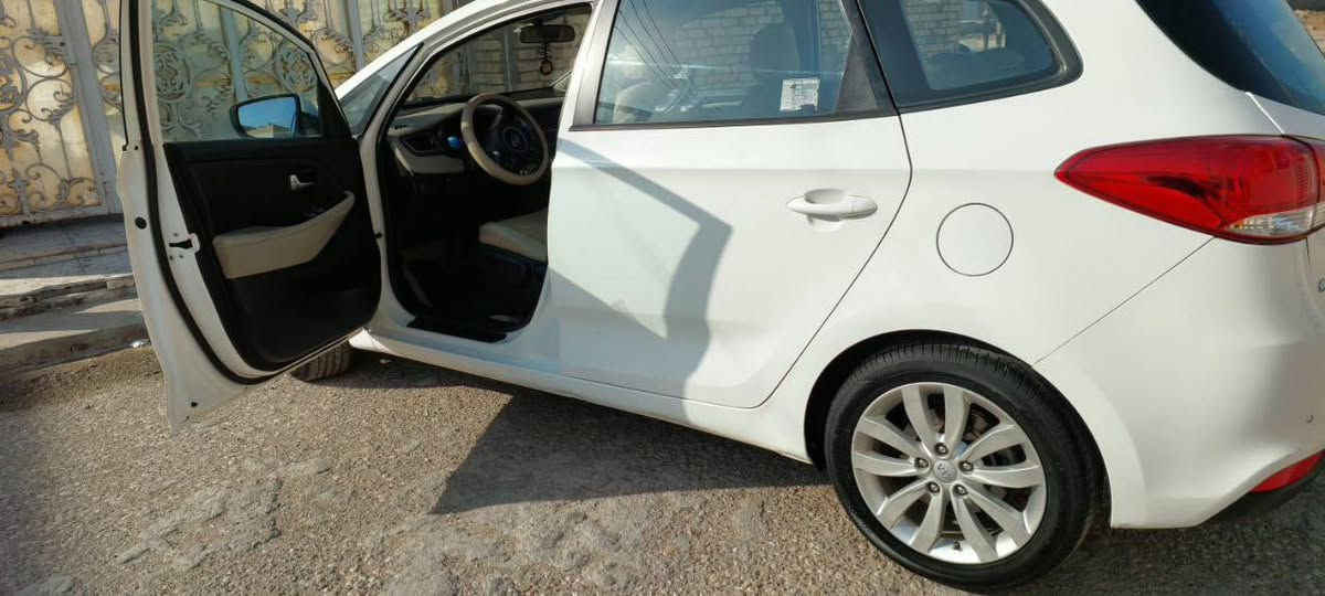 سلام عليكم اخوان مكلف بالنشر 
كيا كارنز 2016 رقم بغداد بأسم صاحب السياره 
سياره جديد وما متعوبه ماشيه قليل وصاحبها  بياع من صدگ لأن محصل سياره عاليه السعر 145$ وبيها مجال 
للتواصل اتصل على هاذا الرقم ***********بي وات ساب
