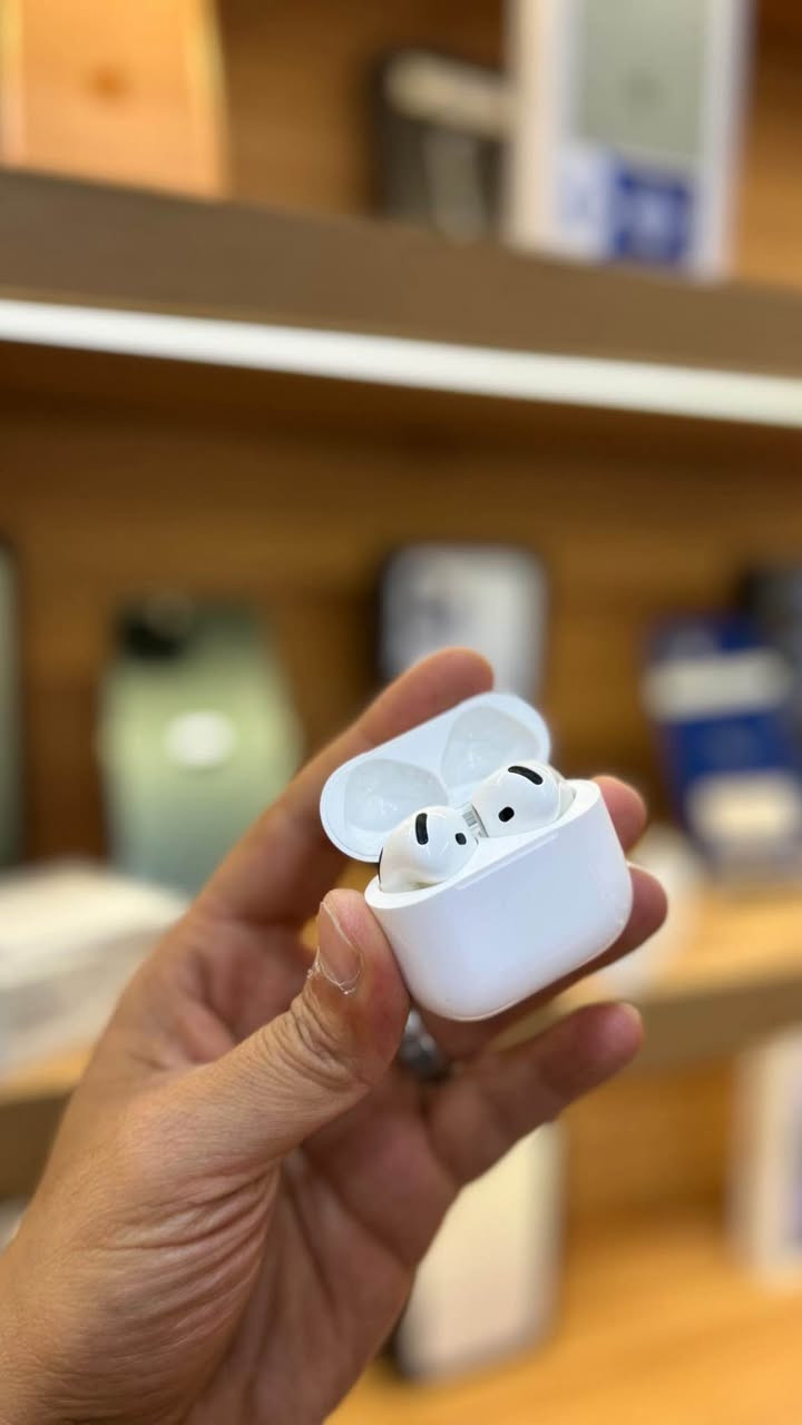 مستعملة قليل جداً 
ضمان ابل مستمر …
وضمان ماستر ايضاً 
للاستفسار 
*********** النجف, العراق
