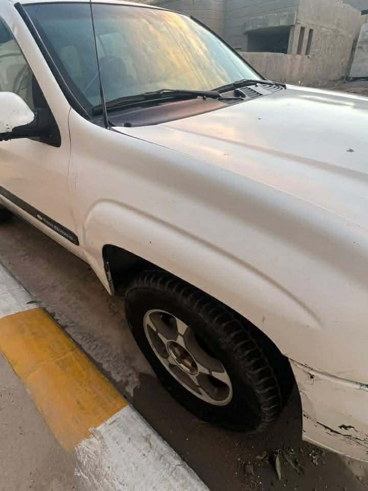 سلام عليكم 
سياره شوفر بلايزر 
كامله مرقمه رقمها Aواسط خصوصي 
السياره جاهزه من كلشي 
١-سنتر لوك بصمه سويج تقفيل وتفتيح كامل 
٢-الجام كله شغال حسب المطلوب 
يدات كاملات ايضاً 
٣-دواشمه ودواسات ايضاً جدد 
٤-لايت عالي والناصي ايضاً كامل مكمل 
٥ -اهم شي كير محرك ضمان أنطيك بيه بلادي بلادي سياره محركها 6v اوتماتيك 
٦- تايرات كلش نضيفات وزينات 
مكاني الأنبار / فلوجه / 50$بيع او مراوس للعلم السياره مرقمه وبيها مجال مستعجل على بيعتها وترهم مراوس ايضاً
***********