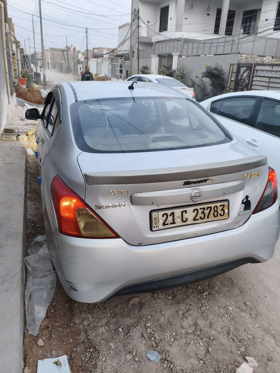 نيسان صني موديل 2015 مكفولة من الحادث والشواصي نظيفة بيها بارد بالجاملغ الامامي 
محرك جديد ستوني شادة كير حدادية نظافة 80 بالـ100 سيارة ناعمة مال جناي رقم سليمانية انكليزي بأسمي تريد تحويل تريد وكالة رقمي *********** والسعر 85 وبيها مجال بسيط المكان النجف حي ميسان
