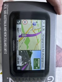 Garmin dēzl 580 LMT-S  يتميز بخرائط محملة مسبقًا وتحديثات مجانية مدى ا...