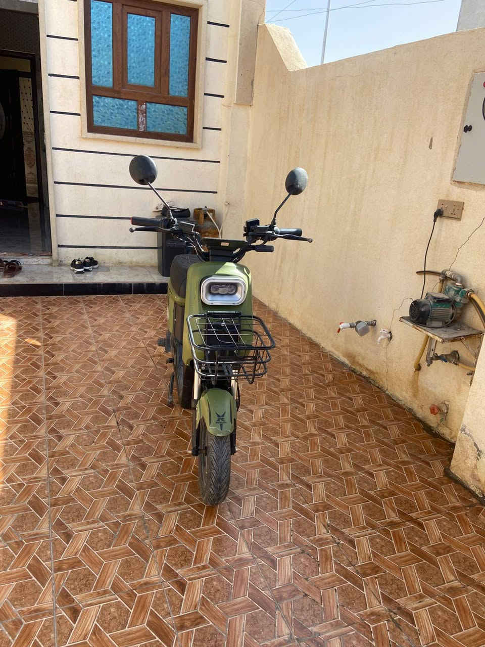 للبيع ماطور شحن R9 نظافه فول السعر 450 وبيه مجال ***********
