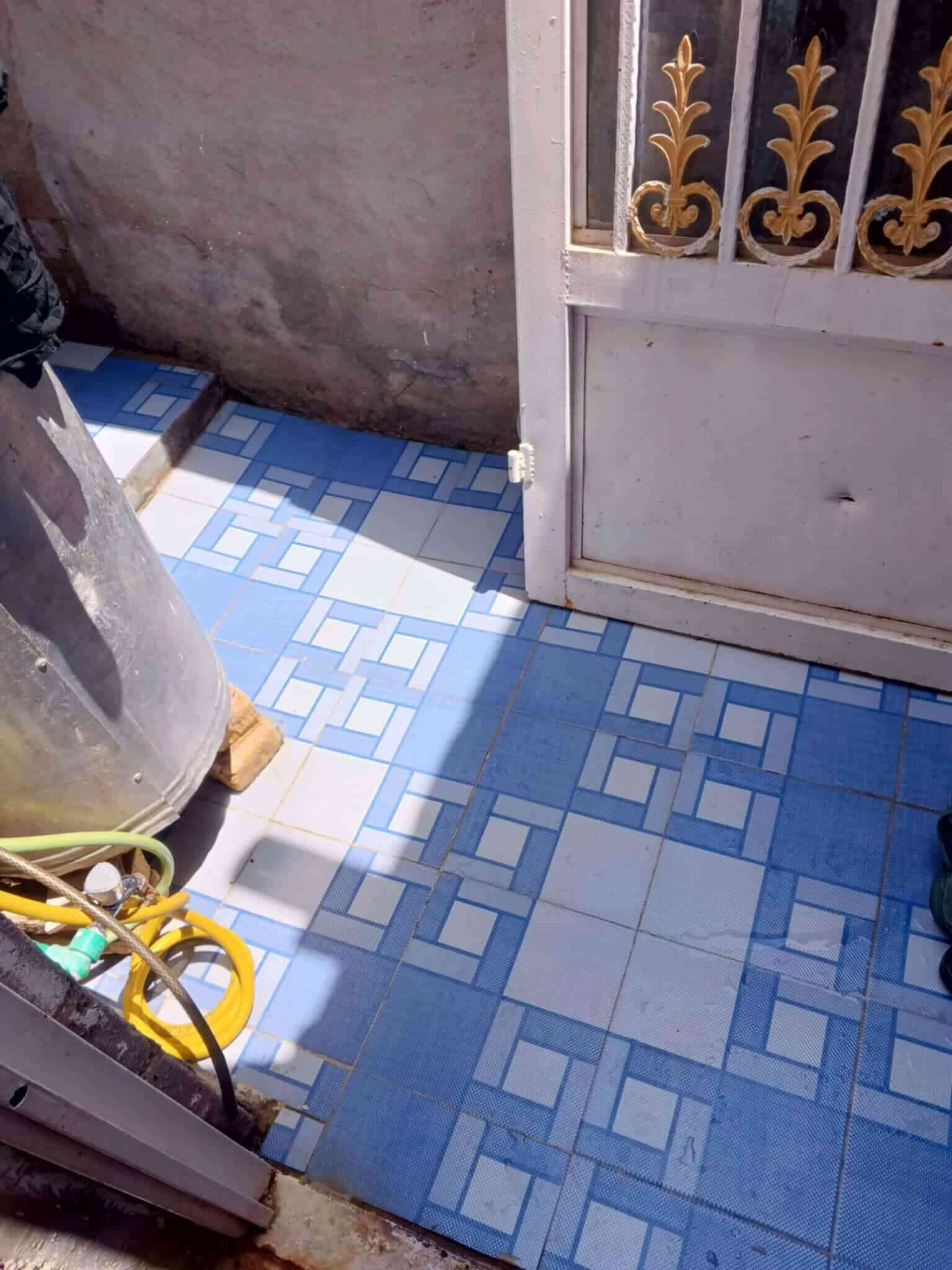 سلام عليكم  بيت 50متر غرفه وصاله  ومطبخ شارع دور الحوزه  يم حسين الجنابي  السعر 11 وبي مجال مكتب سلام شبلاوي  ***********
