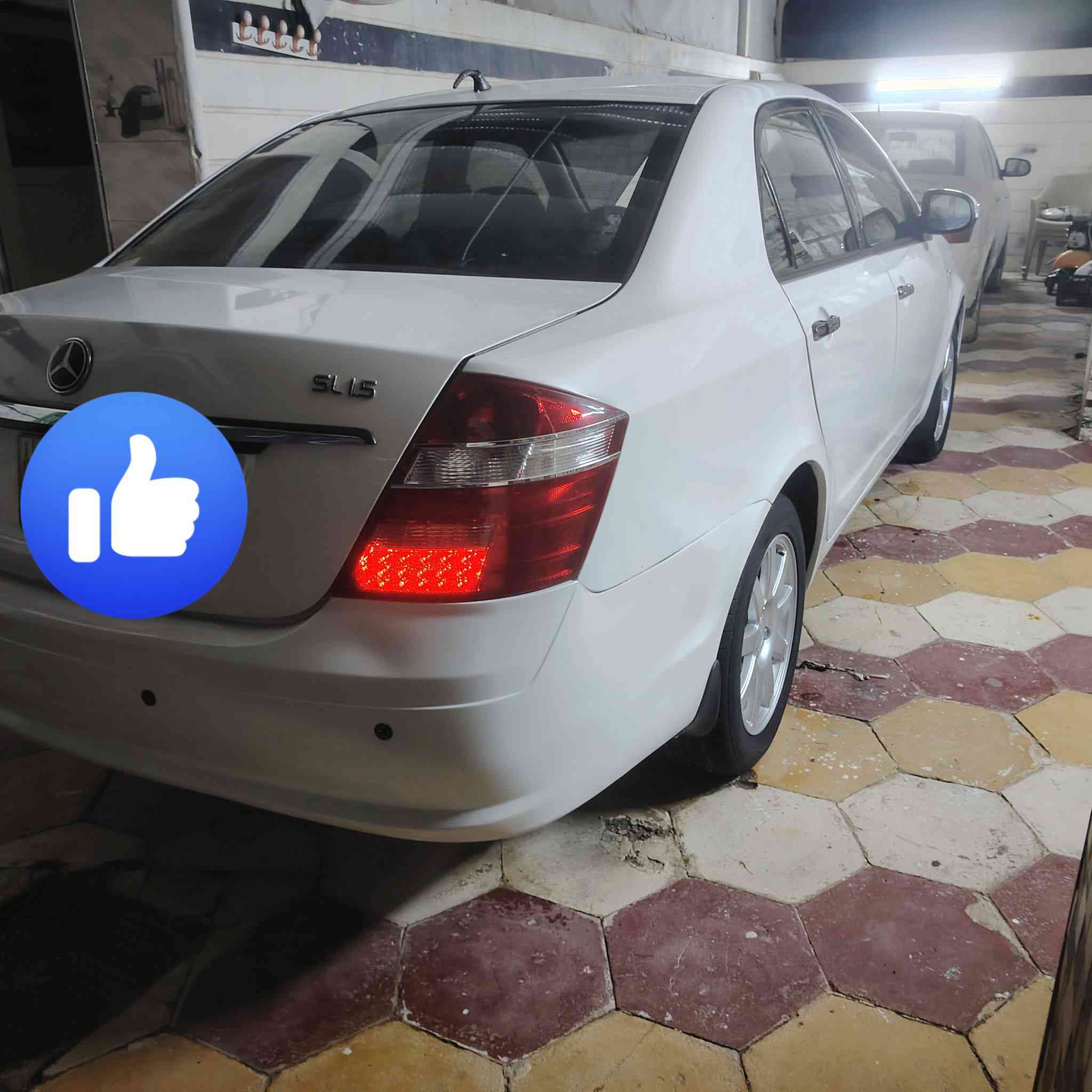 سلام عليكم جيلي موبل ٢٠١٣السياره مكفوله من كلشي ضربه صبغ تبديل مكينه كير حداديه تبريد تخم تاير
رقم بغداد مكاني الديوانيه عفك ***********
