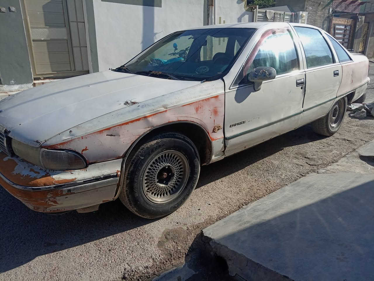 للبيع دولفين كابرس موديل ١٩٩٢ سياره كامله كير ومحرك وكهربائيات يرادلها بس صبغ السعر ٣٠ ورقه وبيها مجال سنويا ساقطه سنه ادخل خاص او اتصل على الرقم ***********
