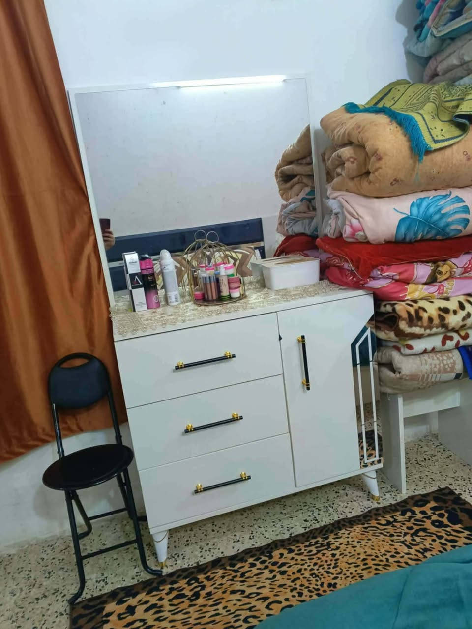 الغرفه نظيفه ماخذينه ٩٠٠ يريدونه ٧٥٠ بيه مجال ناصرية قرب مدرسه الشرقيه


**إذا كنت صاحب هذا الإعلان وتريد حذفه لأي سبب، رجاءا أرسل رسالة إلى الدعم الفني**