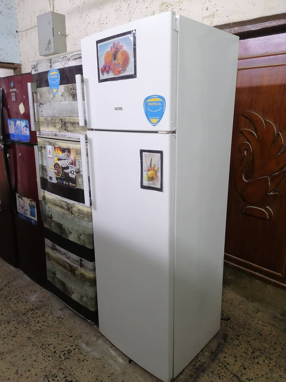 عارضات وثلاجات ومجمدات للبيع كلهن نظيفات كلش وكلهن تركي الاصلي المكان بغداد مدينة الصدر الشراي يتصل علة الرقم ***********
