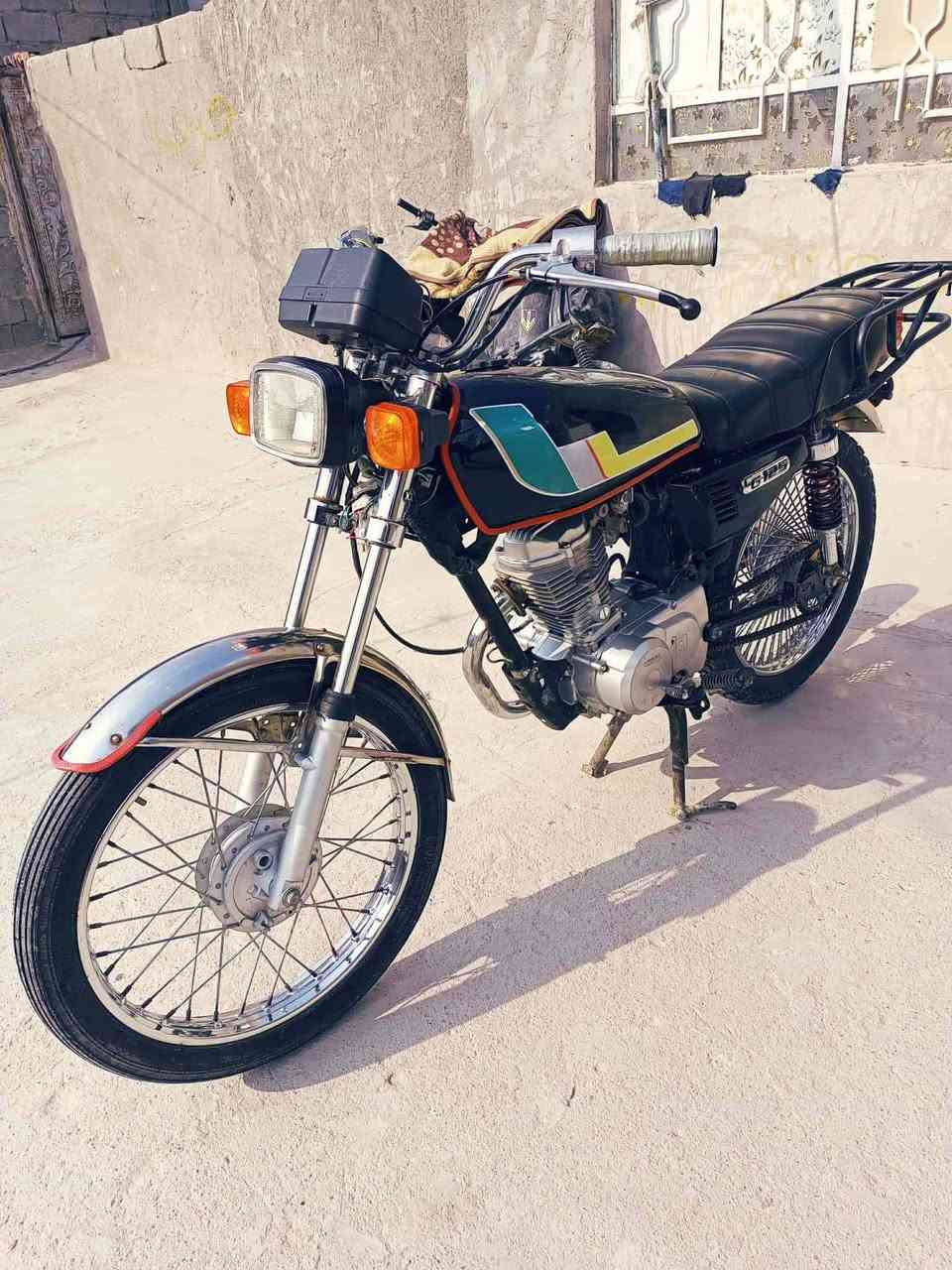 سلام عليكم نامه للبيع صولي مديل 21 غراض كله  تخم تاير وره وكدام جدد دبلات وره وكدام جدد تخم ويل وره وكدام جدد كله جدد كهربائيات لسعر 450وبيه مجال مستعجل***********
