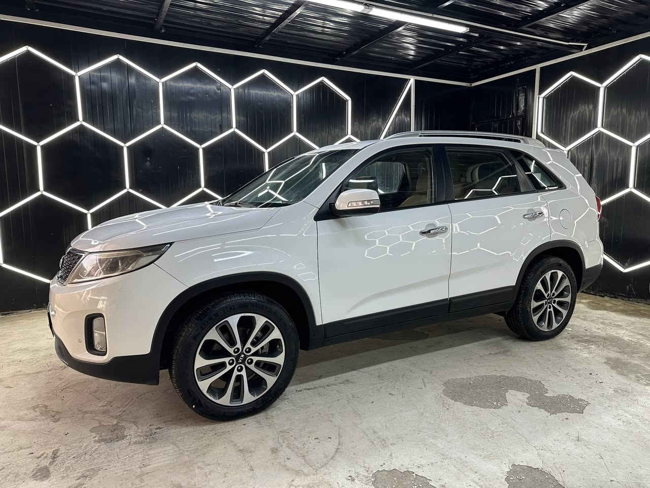 السلام عليكم من رخصت الادمن المحترم

سورنتو 2013 خليجي سونار مرفق

محرك 4

موصفات 

مري شفط

7 راكب

اشاير بالمري 

حساسات

شاشه

كامرا خلفيه

رادار خلفي

نضام ايكو

تحكم ستيرن

تبريد 3 قطع

مثبت سرعه

السعر 160$ بيهة مجال بسيط

مكان السياره بعقوبه

رقم بغداد تحويل مباشر

الاستفسار

***********
