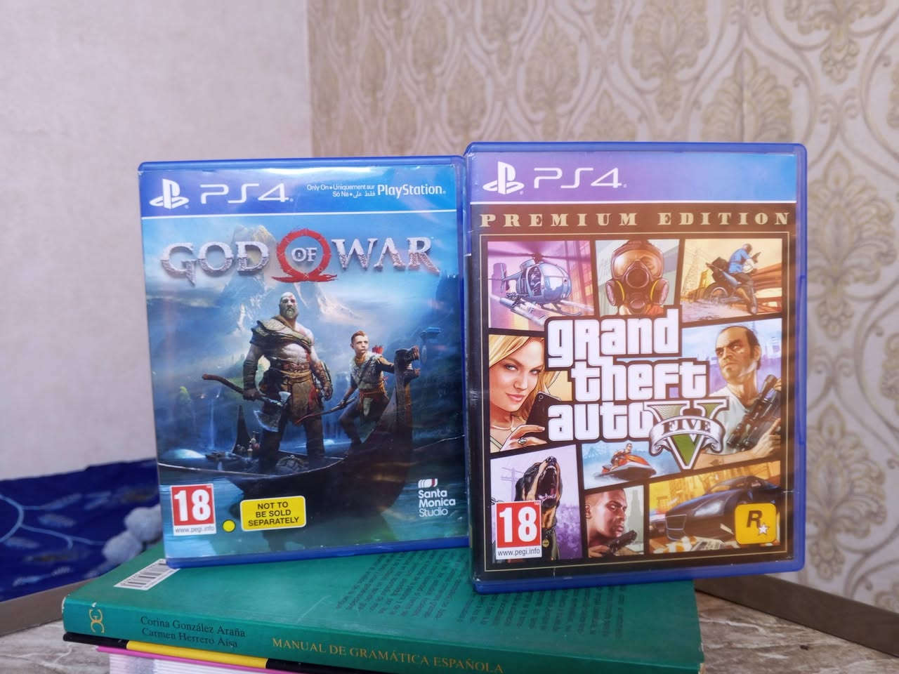ps4 slim للبيع نظيف ممفتوح مع كامل ملحقاته للأستفسار على الخاص


**إذا كنت صاحب هذا الإعلان وتريد حذفه لأي سبب، رجاءا أرسل رسالة إلى الدعم الفني**