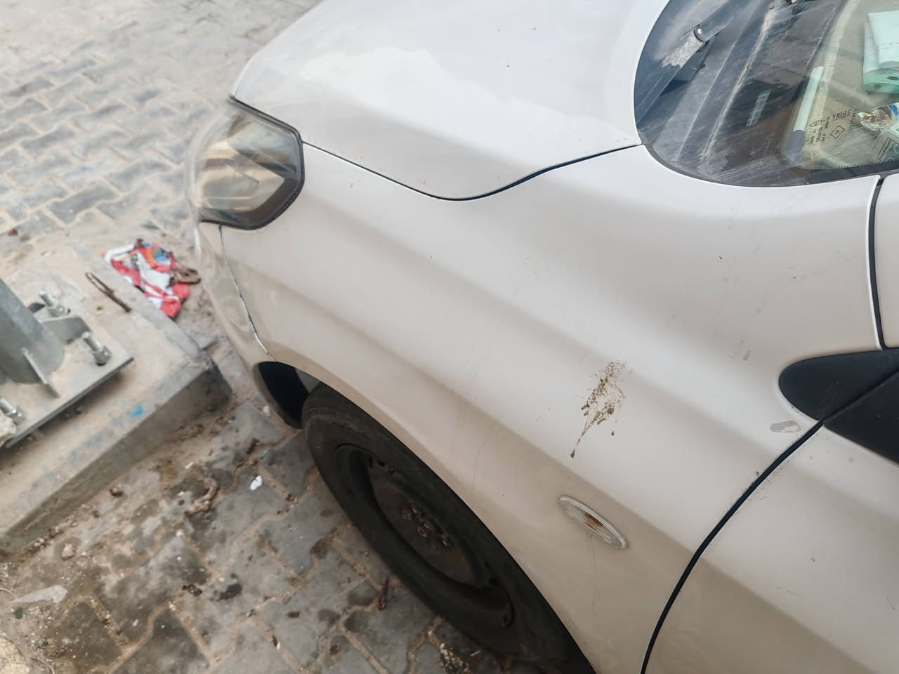 نيسان سني موديل 2019 ناشبه 93 الف محرك كير تبريد مكفول بيها ظربه بلباب السايق تكحيل بل جاملغ السعر المطلوب 100 ورقة وبيها مجال ***********واتس فقط
