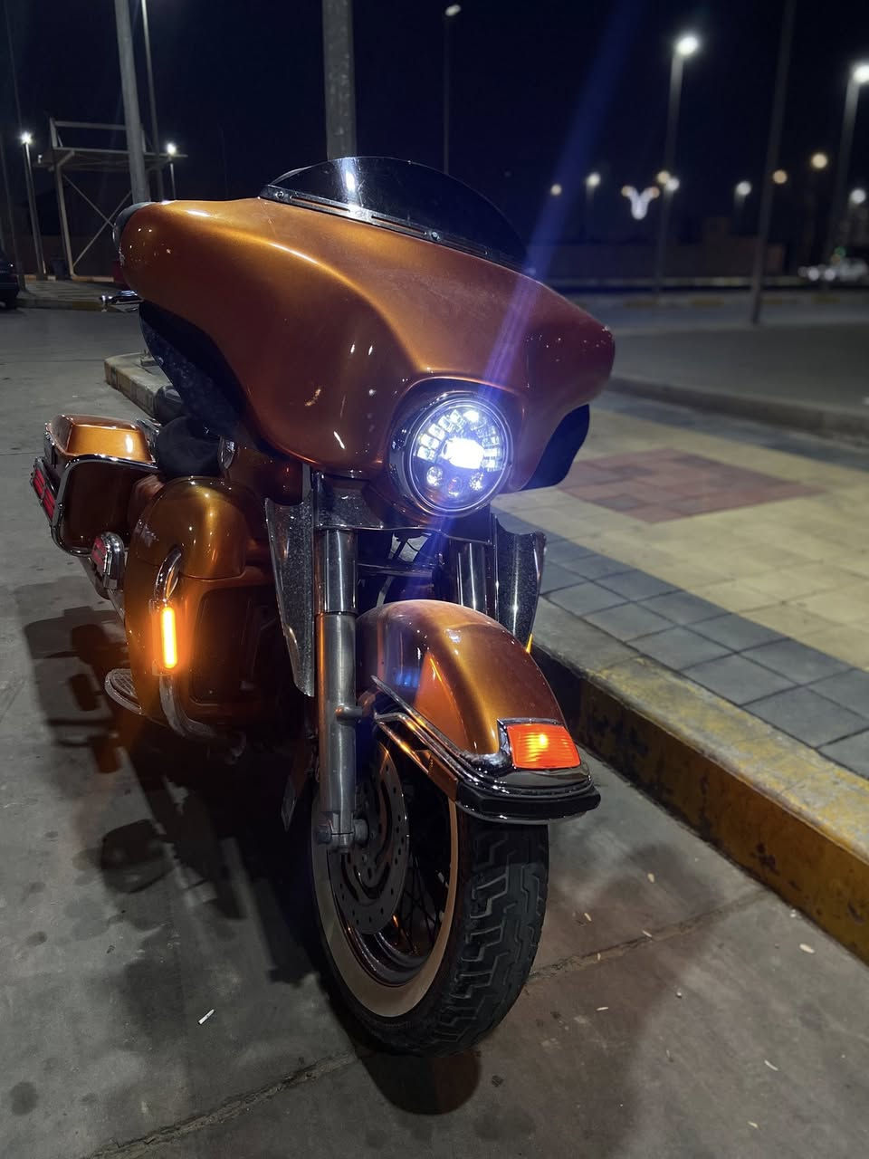 ما شاء الله
السلام عليكم اخوتي لعشاق التميز والطرب

#للبيع او المراوس بشي مميز (انديان او في تي اكس ١٨٠٠ او سوفتيل هيرتج)

HARLEY DAVIDSON ELECTRA GLIDE ULTRA  2003CLASSIC 1500cc

هارلي ديفدسون الكترا كلايد كلاسك محرك ١٥٠٠سي سي 2003 الفئة المئويه الوحيده بلعراق بفئتها 

مكفوله كفالة عامة من كلشي 
ادامة كامله عليه 
فيت بم جديد اصلي 
مواصفات هواي بيه 
مكان الدراجة كربلاء
***********
