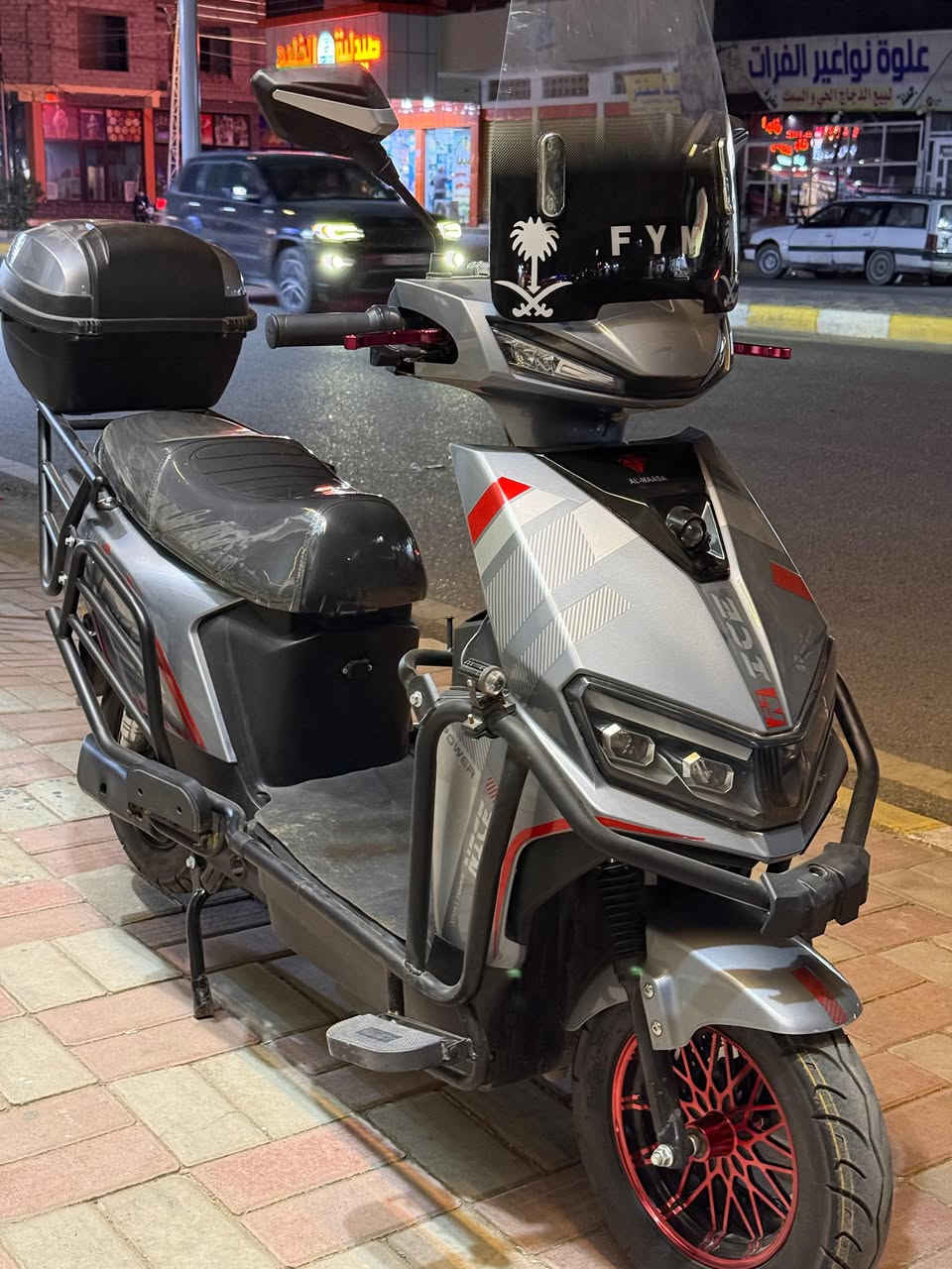 يالله للبيع دراجه شحن ماسه  مدرع صاله اسبوع اقل مستخدم بعده جديد لك الخطوط مالتاير بعدهن 6بطاريات بعده لك جديد بلكارتون سرعته 100 كير 4نمرات مثبت سرعه  مكاني الرمادي شارع 17 
السعر 750 او بي مجال قليل 
***********
