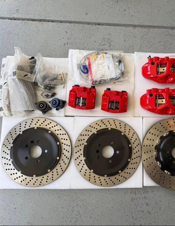 Brembo 8+4+1 kit front BM8 412mm rear BM4 380mm brembo oem handbreaking
Brand new pads and rotors refurbished calipers Fit for AUDI C8 4M D5 A6 S6 RS6 A7 S7 RS7 A8
S8 Q5 SQ5 Q7 SQ7 Q8 SQ8
Best price wins


**إذا كنت صاحب هذا الإعلان وتريد حذفه لأي سبب، رجاءا أرسل رسالة إلى الدعم الفني**