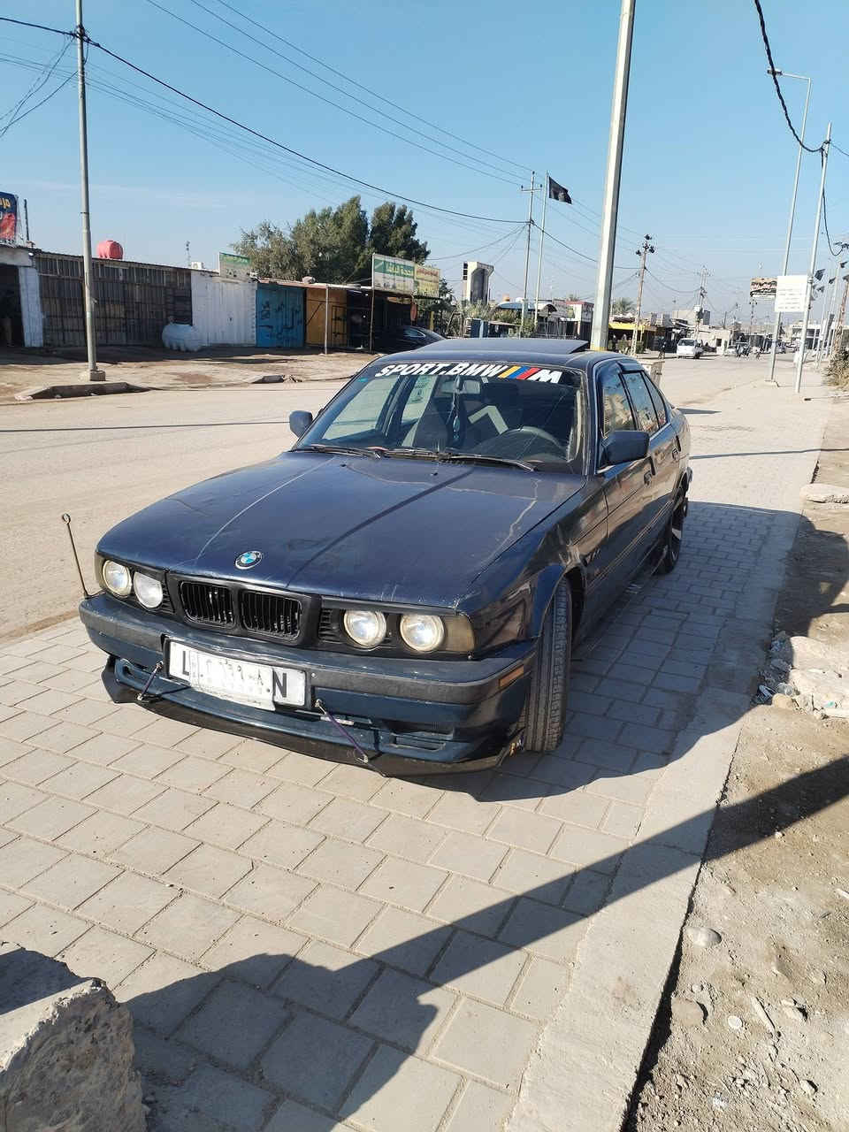 سلام عليكم BMW البيع 525 مفتوح كير أوتماتيك موديل 1990 ةرقم بغداد سنوية 28 تحويل السيارة جاهزة بس صبغ يراد فقط سعر 43وبيهة مجل بصيط عنوان واسط الحفرية مبايل ***********
