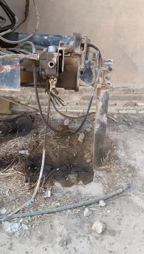 سلام عليكم  كرين للبيع السعر 10وراق مكلف بنشر
***********
