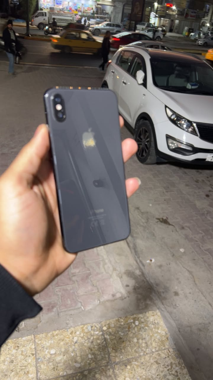 السلام عليكم 
أيفون اكس ماكس ذاكره 256 
بطاريه مستبدله اصليه 
باقي الجهاز نضيف فول واتساب موجود ***********
