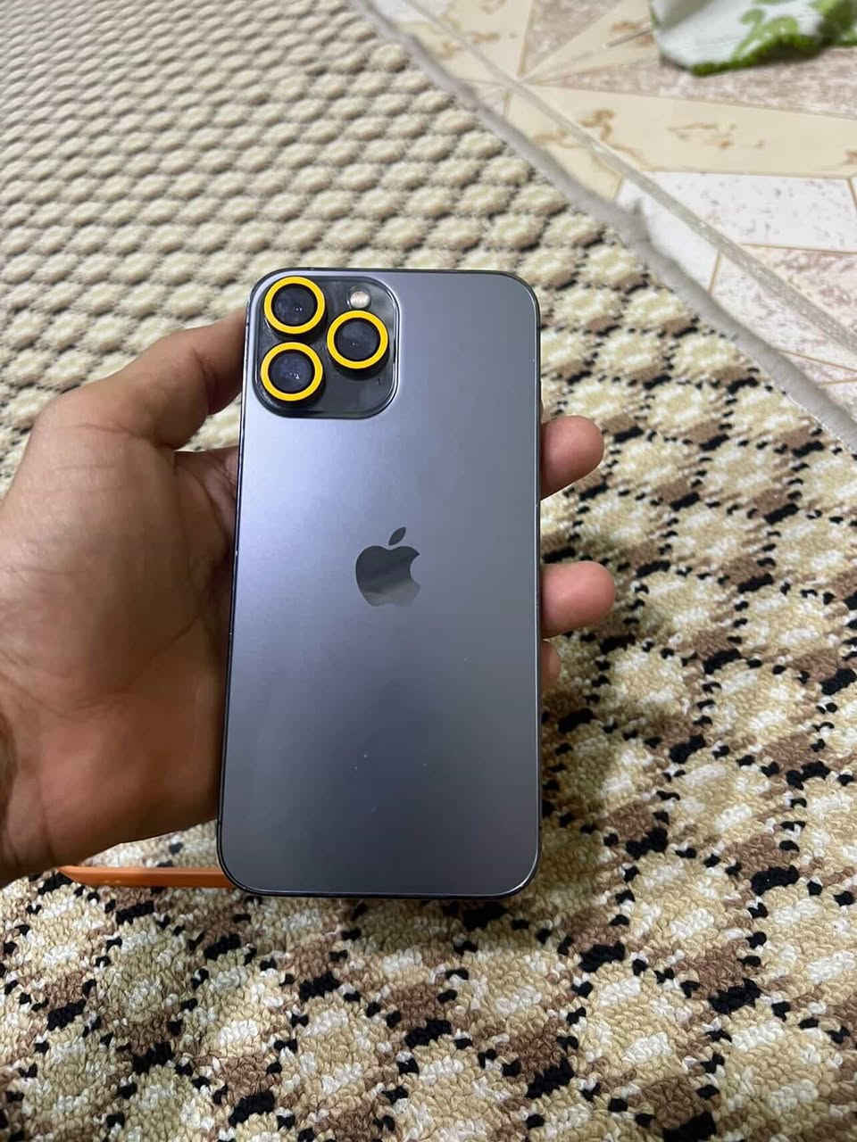 سلام عليكم آيفون برو ماكس مثل ماموضح بل صوره امبدل ضهر بس التلفون كلو بلادي السعر650وبي مجال ***********
