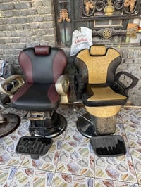 شبابنا  كرسيين حلاقة نضيفات واحد مدوشم بس او واحد استخدام قليل وگدام ع...