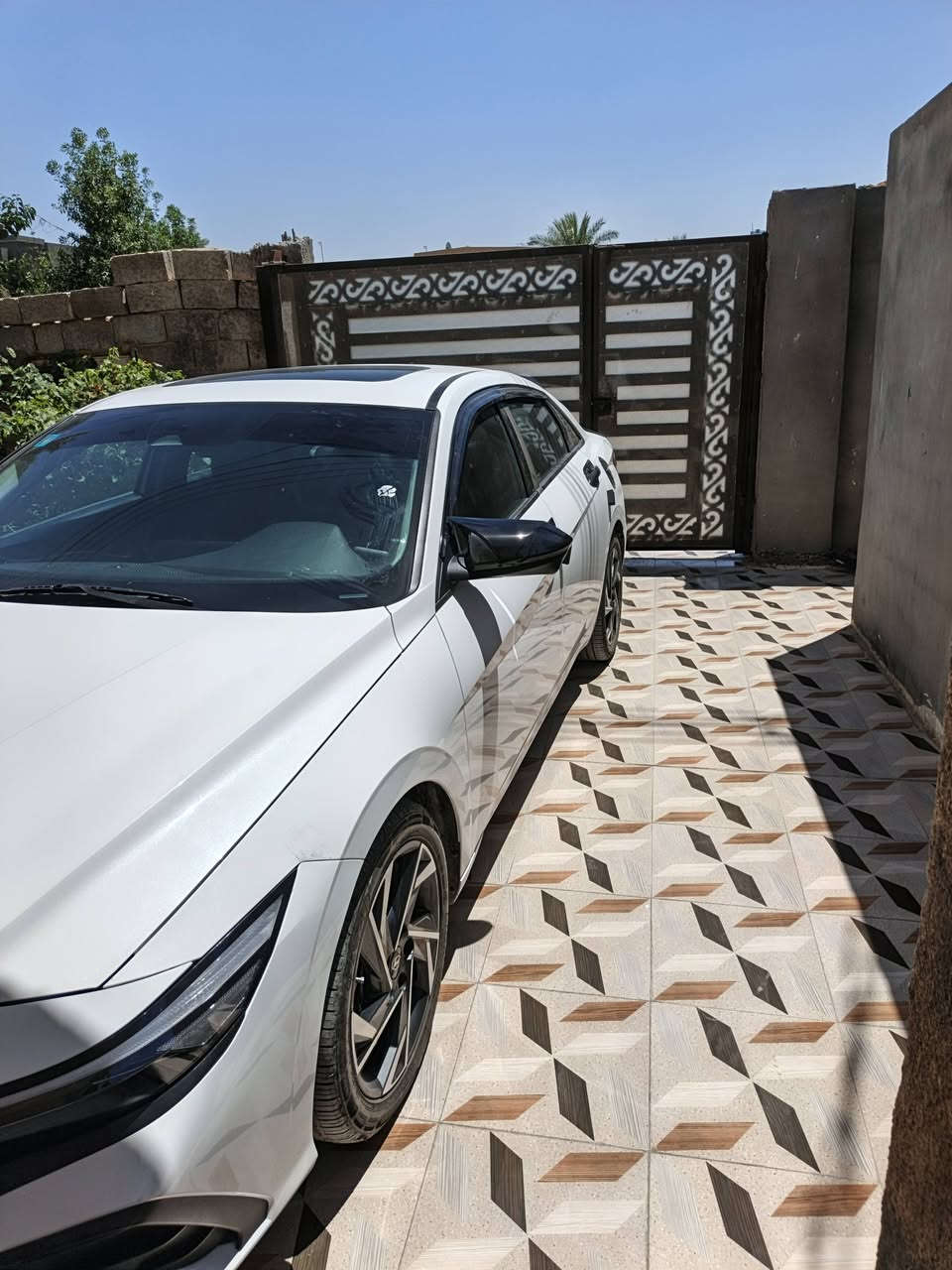 النترا بغداد ٢٤ فول لمتد خمس كامرات جلد كشن كهربائي بلكشنات تبريد تشغيل عن بعد تحريك على البصمه نقطه عمياء توقف ذاتي كشنات جلد وبيه بعد مواصفات سياره جديده تحويل مباشر السعر ١٦٥ وبيه مجال ت***********

