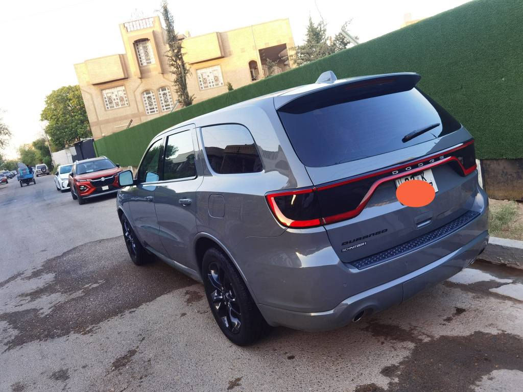 ملاحظه مهمه اني مو صاحب السياره للمعلومات الاتصال 0️⃣7️⃣9️⃣0️⃣1️⃣8️⃣6️⃣6️⃣1️⃣0️⃣5️⃣
🔹 النوع: دودج دورنكو
🔹اللوحات : انكليزي اربيل مميز 
🔹 الموديل: 2021
🔹 المحرك: 6 سلندر V6
🔹 ناقل الحركة: أوتوماتيك
🔹 الدفع: رباعي 4×4
المواصفات:
فتحة سقف
مقاعد جلد كهربائية
تدفئة مقاعد أمامية
تدفئة المقود
داخلية حمراء فاخرة
شاشة معلومات وترفيه
تحكم بالمقود
مثبت سرعة
أنظمة أمان (ABS – مانع انزلاق – توازن إلكتروني)
مكيف هواء قوي
🔹 المشي: 60,000 كم
🔹 الحالة: نظيفة جداً – شبه جديدة
🔹 الحادث: ضربة خلفية
🔹 الإطارات: جديدة
🔹 الرقم: مميز
📞 للاستفسار والتواصل:
*********** بغداد, العراق
