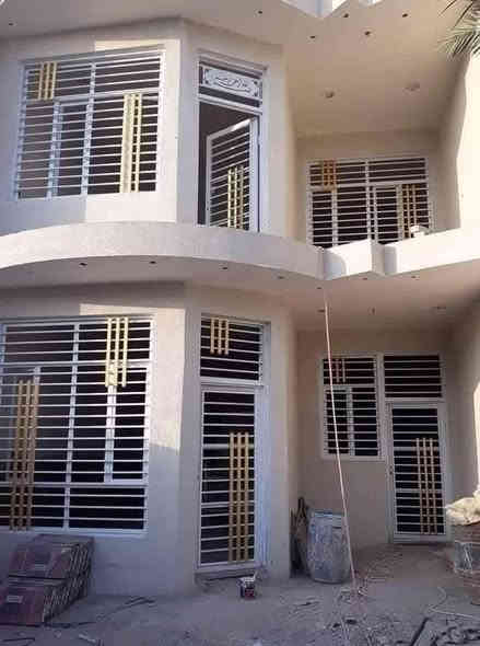 يعلن معمل الورشة الفنيه للحداده
عن توفر حداده متنقله  لعمل البوب ولشبابيك ولسقايف الكيربي  وحداده عامه 
لل أستفسار:  اتصال + واتساب:    *********** محمد
