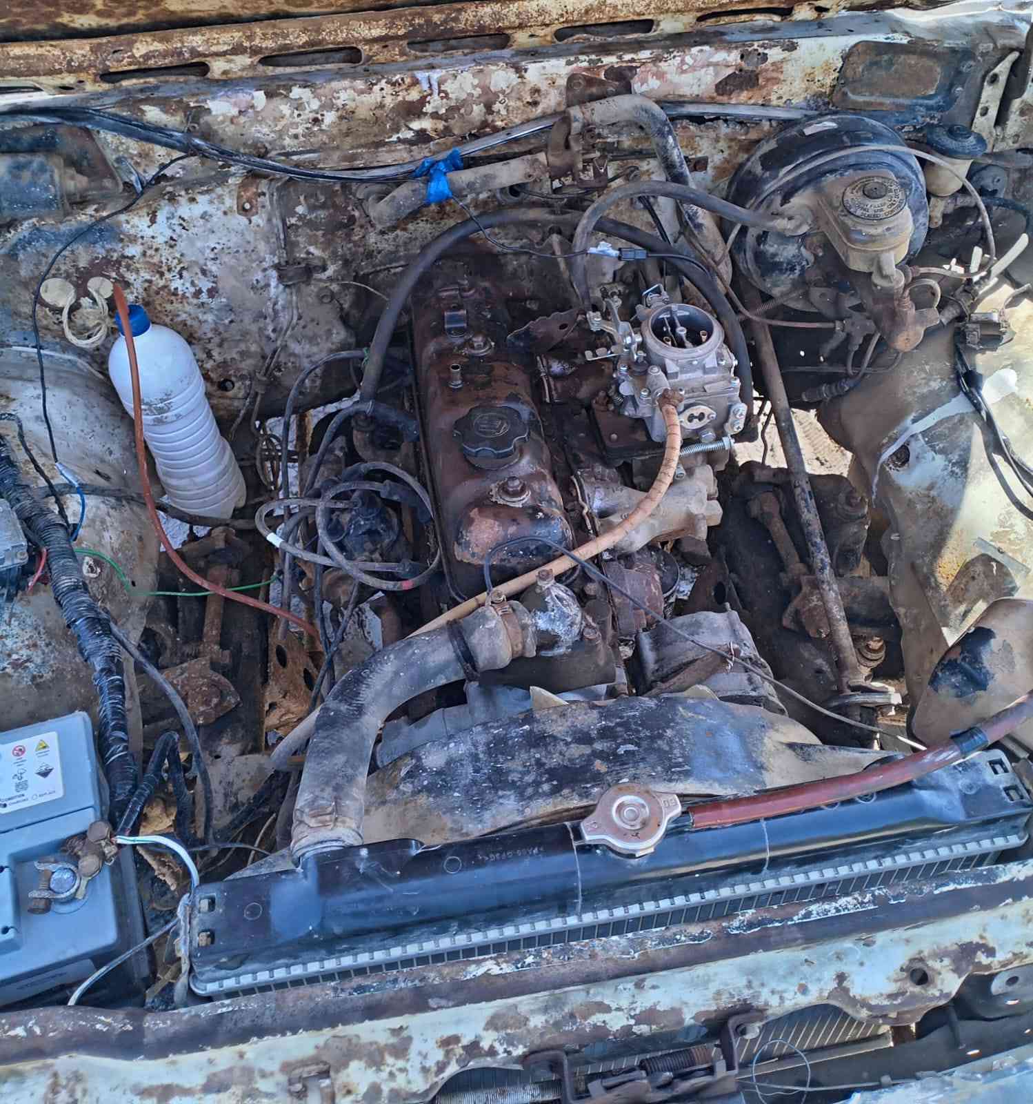 السلام عليكم بيكم تيوته البيع الموديل82 كير ومكينه مكفولات تخم تاير باتري جديد سياره جهزه من كلشي السعر9ورقات وبيه مجال((***********))
