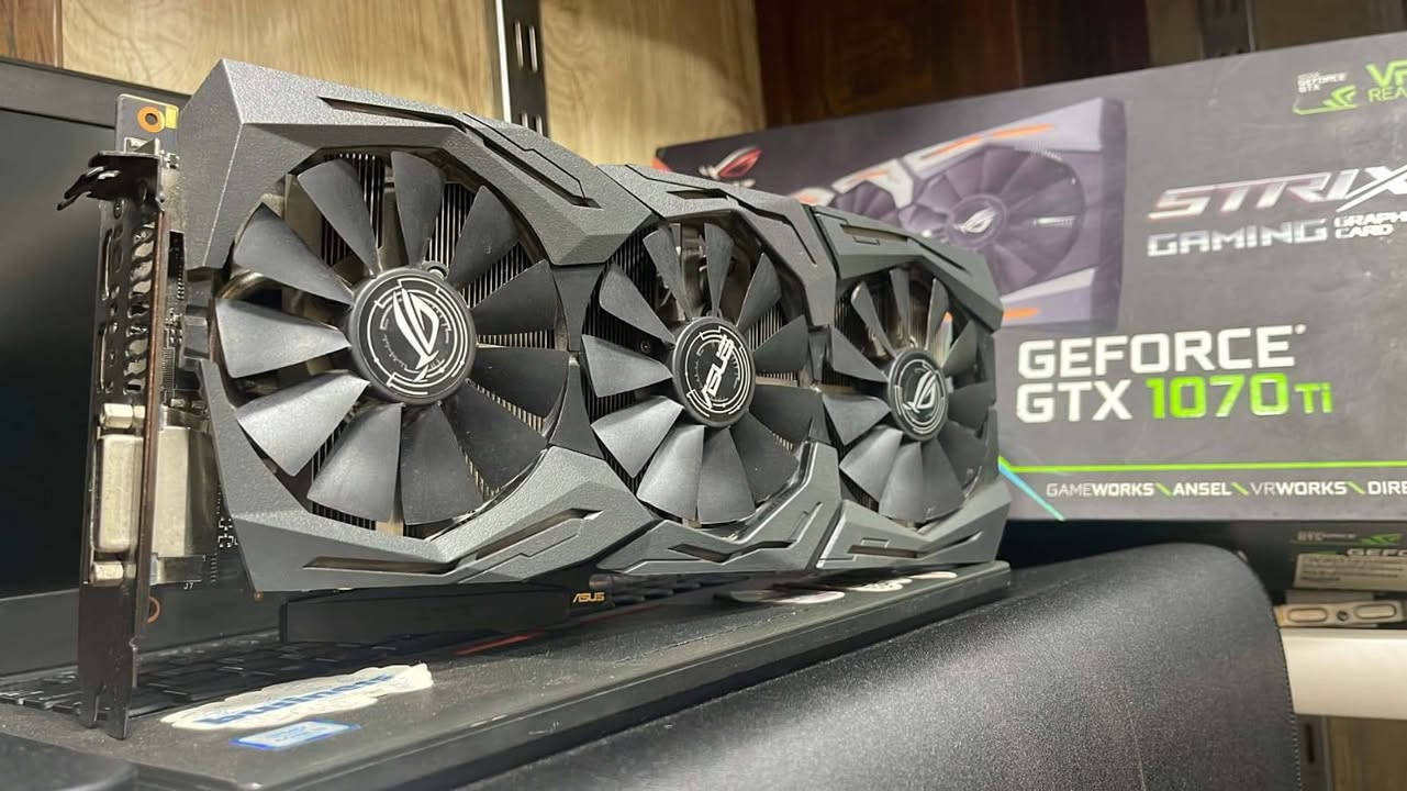 Asus 1070ti ROG STRIX 8GB OC
اقوى فئة بالنوع واداء الخام يعادل كروت احدث
باكيت ستيكر حاله جديد

سعر القطعة 240 الف
متوفر توصيل
للاستفسار ***********
متوفر واتساب
