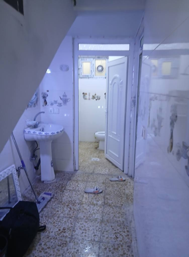 حي الوليد شقه للايجار بناء حديث في الموصل حي الوليد الجيه المقابله من حي الميثاق
 غرفتين نوم هول صحيات مطبخ
 بيتونه سطح 
***********/***********
