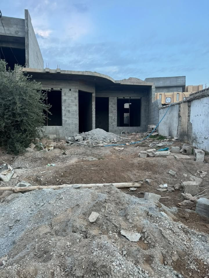 سلام عليكم هيكل طابو صرف باسمي للبيع مساحته 192مكانه سريحه الوجه مالته على حي العصري مأسس بواري كهرباء وبي بير ماء للتواصل ***********

