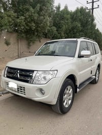 باجيرو حبتور ٢٠١٤ ماشية ٧٨ الف السيارة جديدة مكفولة  مواصفات فتحة سقف ...