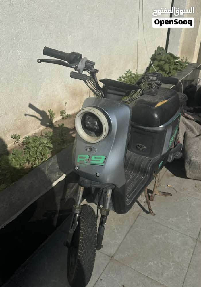 R9 شحن للبيع بطاريات جدد تايرات جدد كامله اي نقص مابيها السعر ٣٠٠ وبيها مجال ابو الخصيب السراجي ***********
