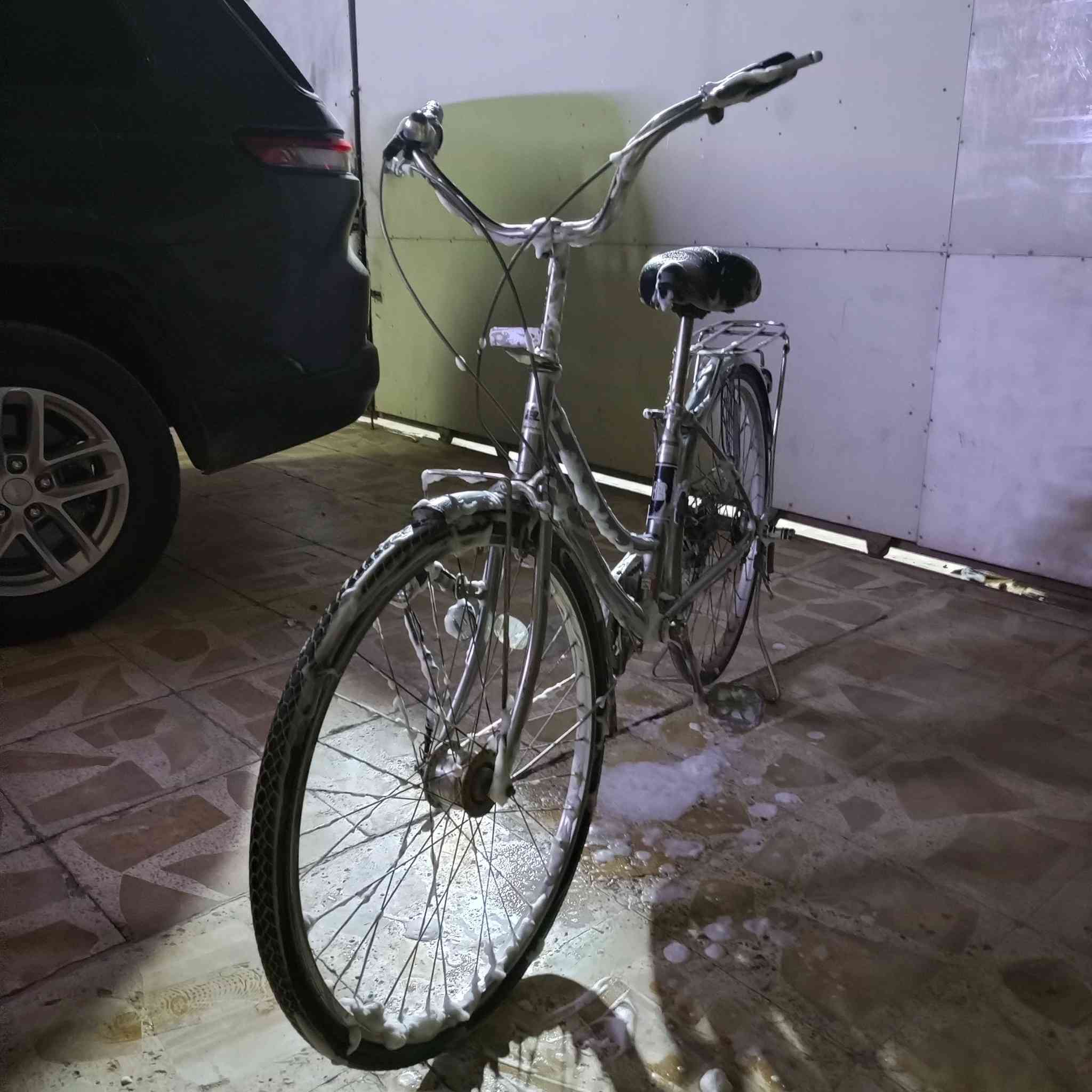 سلام عليكم للبيع بايسكل بناتي حجم 26 ياباني اصلي مكاني بغداد 
السعررر [120] وبي مجال 
الاستفسارة 
***********
