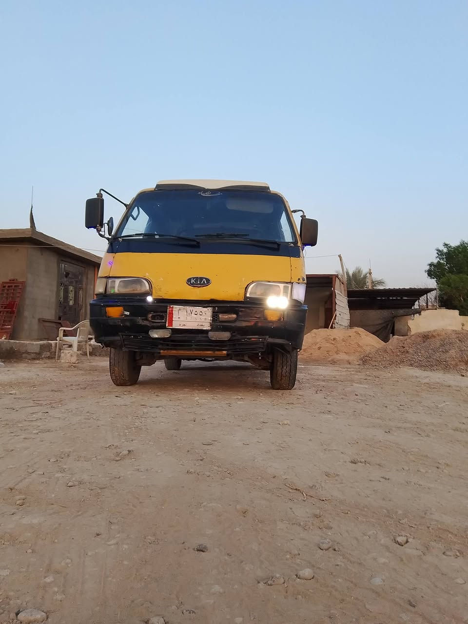 السلام عليكم كيا اسيا موديل 94 سنويه عضم عاج راعيه موجود مضروبه معجون بس تريد تنعيم وصبغ  تخم تاير جديد محرك بيه تنقيص وكير مكفول واكسل مكفول ملاحضه الدرج وسيباه مو النه يعني مو  وياهه السعر 30 وبيه مجال  المكان بابل اجبله  الرقم *********** اتصل
