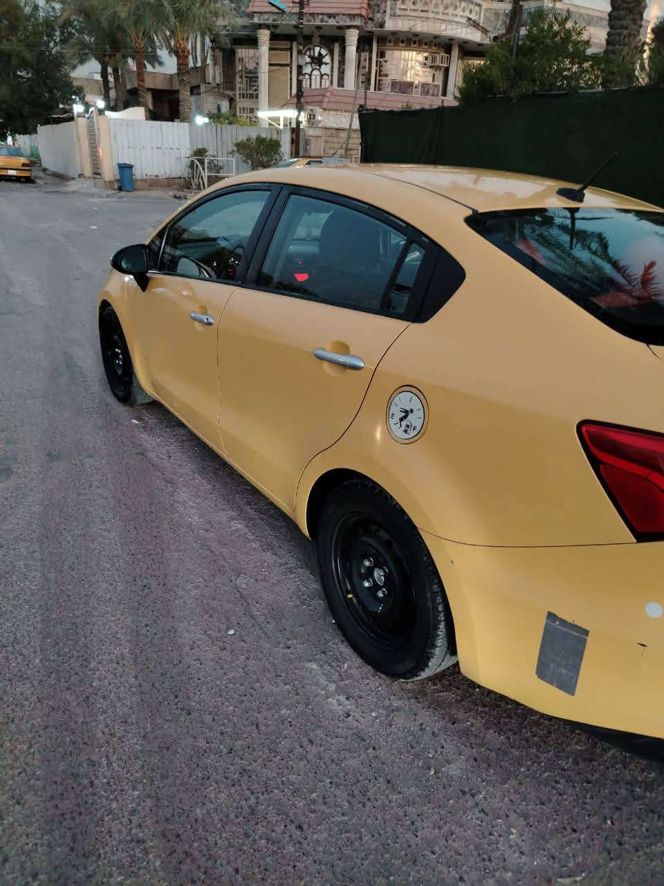 كيا ريو موديل ٢٠١٦ تكسي وارد امريكي السياره فقط حداديه تعبانه رقم بغداد انكليزي باسمي مصفره هيه وغرامات السعر ٨٣ قفل مكاني بغداد ابو غريب ***********
