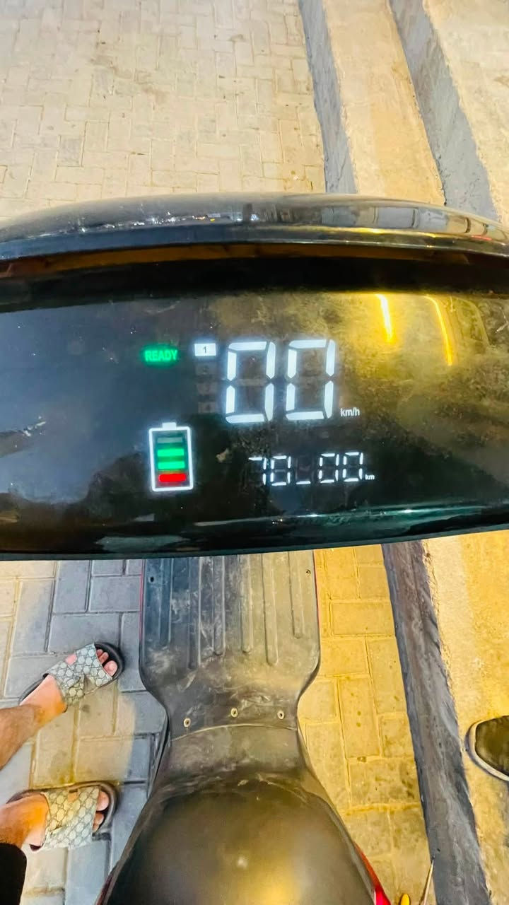 دراجه شحن 6 بطاريات وكاله البغدادي
الدراجه هاي الفيش ماعرفت اشدها وديتها للمصلح كلي بدل العقل البطاريات كلشي مابيهن يخبلن وعل فحص تاخذ بطارياتها
وبعد ماعرف هسه هيه شغاله وكله شغال كهربائيات لكن ماتمشي 
ابيعها عله هذا وضعها 
السعر 275 الف 
المكان بغداد الشعب 
الشراي يتصل 
***********
