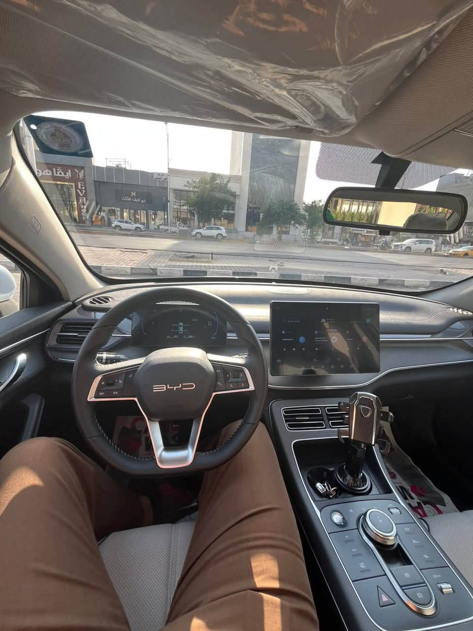 BYD 2025 ديستروير
السيارة نضيفة جداً فقط طخة بسيطة بالجاملغ السيارة ماشية 5 الاف فقط
بيها ارضيات 5G أصلية و وياها بورد شحن كامل
السيارة بأسمي تحويل ثاني يوم
مكاني بغداد
السعر : 18750 وبيها مجال بسيط
للاستفسار : ***********

